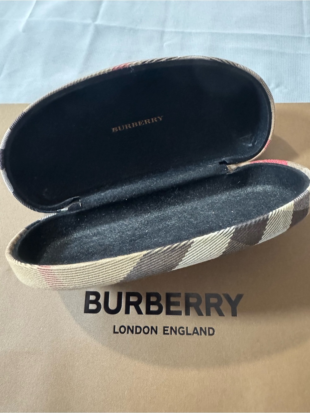 Burberry Signature Iconic Checkered Glasses Case in Beige & Brown — ‼️SEE NOTES